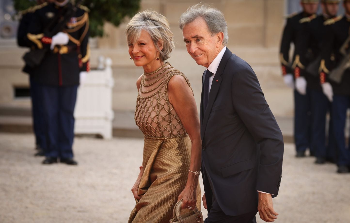 121 mil millones de euros… Un tiempo atrás, Bernard Arnault vuelve a convertirse en la primera fortuna profesional en Francia 121 mil millones de euros… Un tiempo atrás, Bernard Arnault vuelve a convertirse en la primera fortuna profesional en Francia